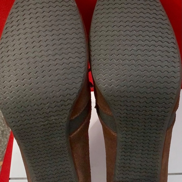 Classic Suede leather Pump - Picture 6 of 6